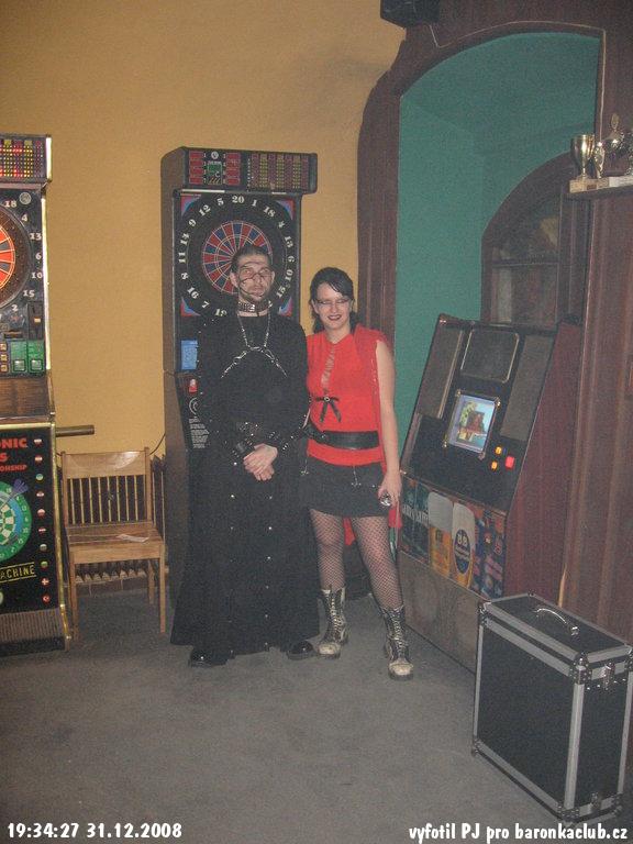/fotky/08-12-31_Gotickej_silvestr/PJ_2576.JPG